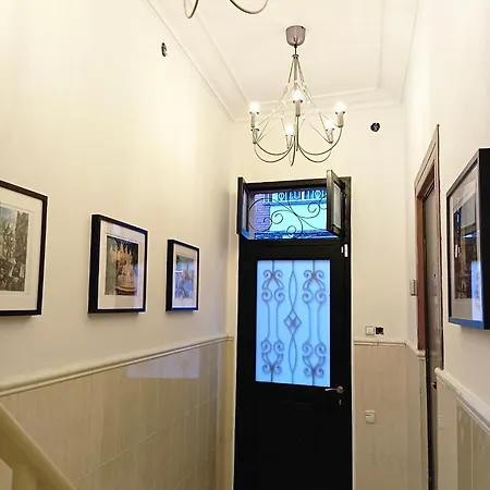 Warm Harbor Pansiyon Santa Coloma de Gramanet